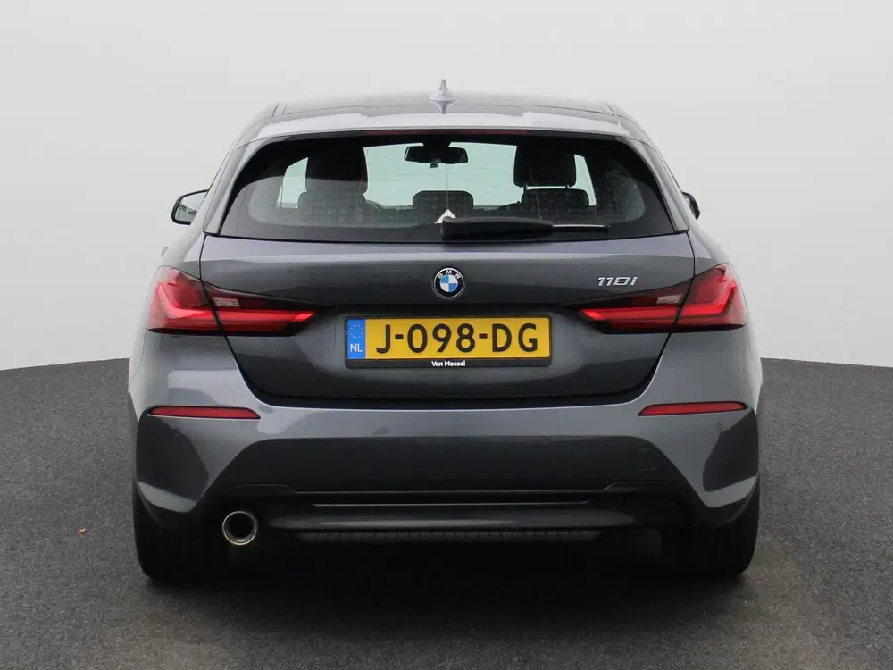 BMW 1-serie 118i Executive Edition 140PK uit 2020, foto 5