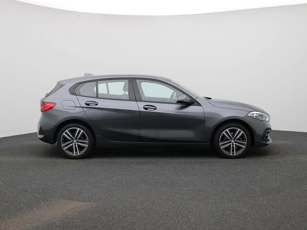 BMW 1-serie 118i Executive Edition 140PK uit 2020, foto 6