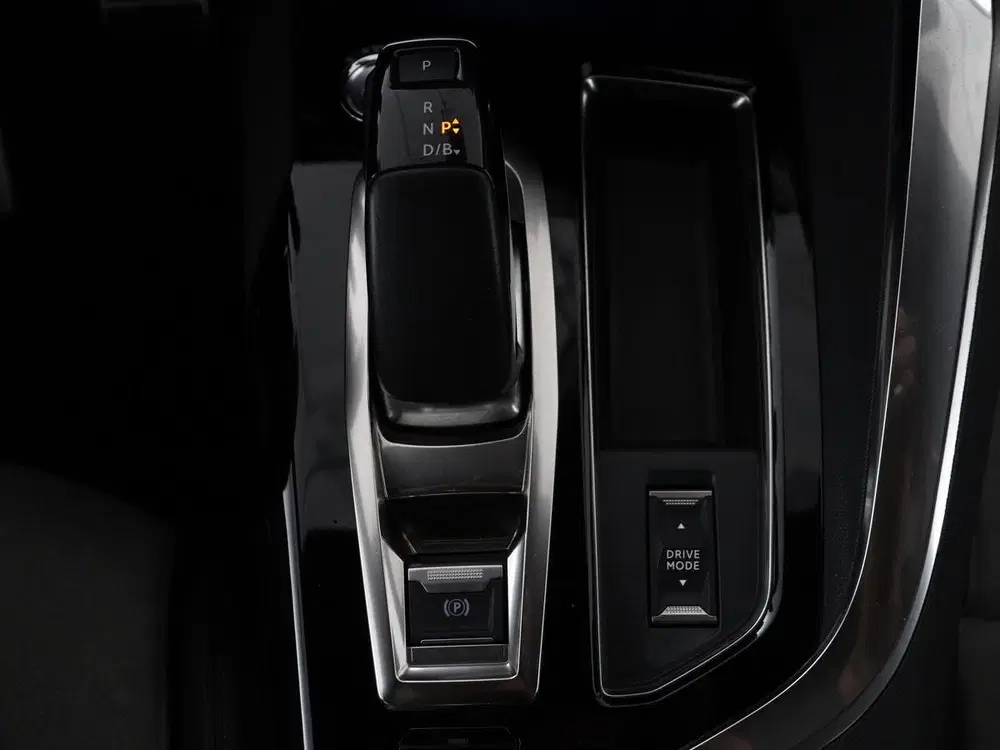 Peugeot 3008 1.6 HYbrid4 300 Première Pack uit 2020, foto 11