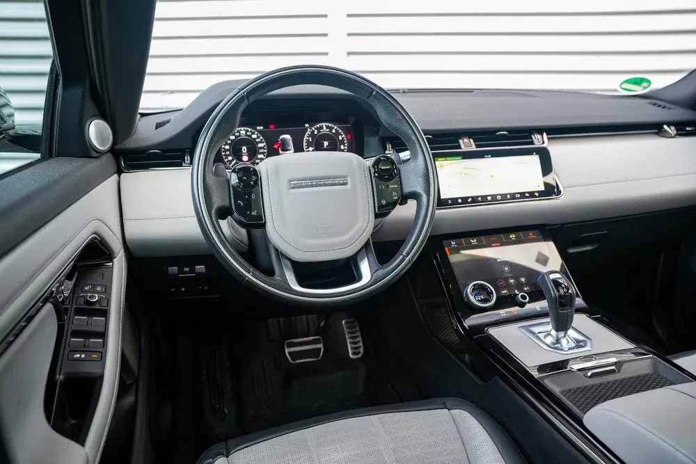 Land Rover Range Rover Evoque 2.0 P300e AWD R-Dynamic Panora uit 2020, foto 4