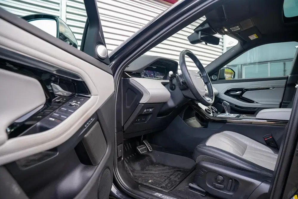 Land Rover Range Rover Evoque 2.0 P300e AWD R-Dynamic Panora uit 2020, foto 6