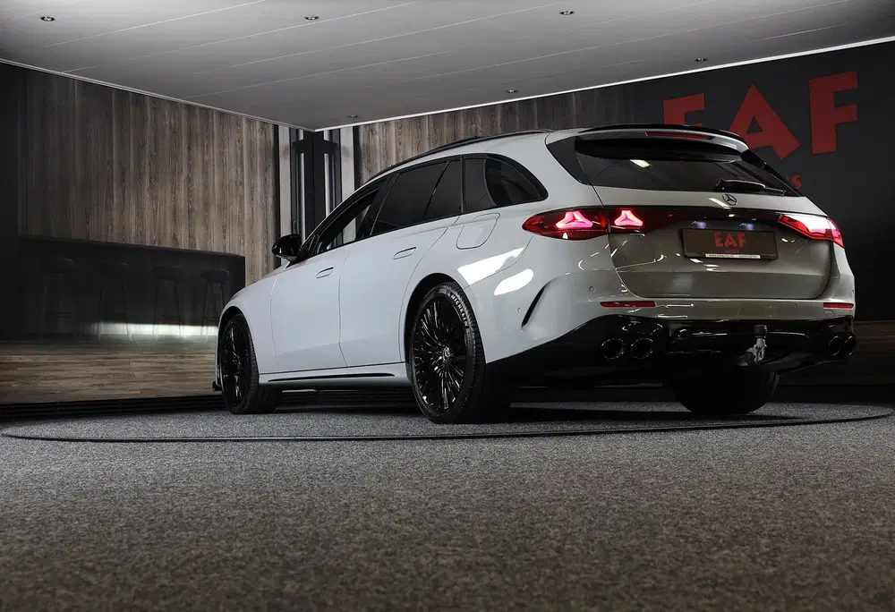 Mercedes-Benz E-Klasse 300 e AMG 53 Look uit 2023, foto 3