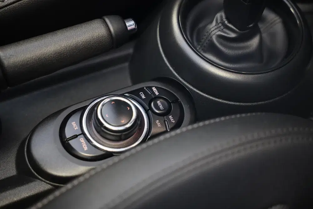 Mini Cabrio Mini Cabrio 1.5 Cooper uit 2023, foto 11