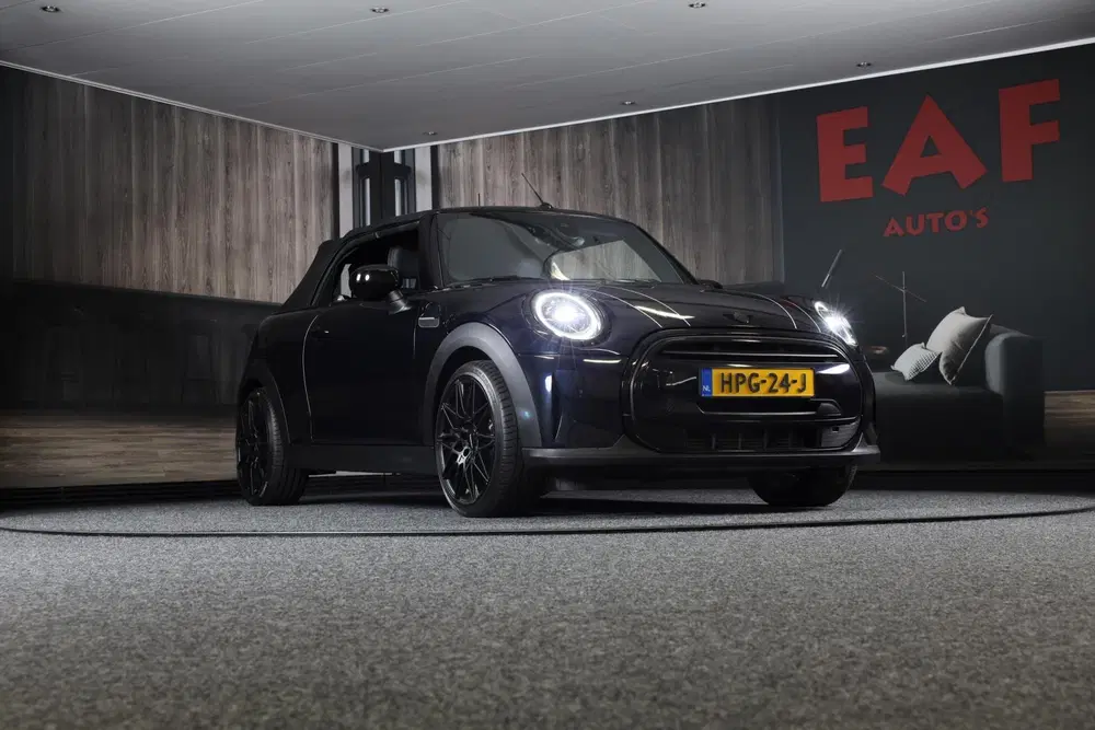 Mini Cabrio Mini Cabrio 1.5 Cooper uit 2023, foto 2