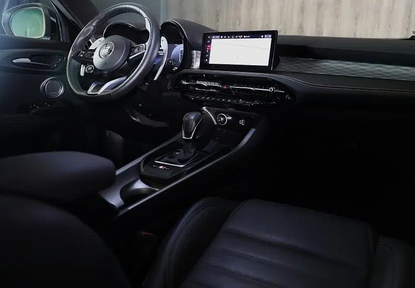 Alfa Romeo Tonale 1.5T Hybrid Veloce uit 2023, foto 6