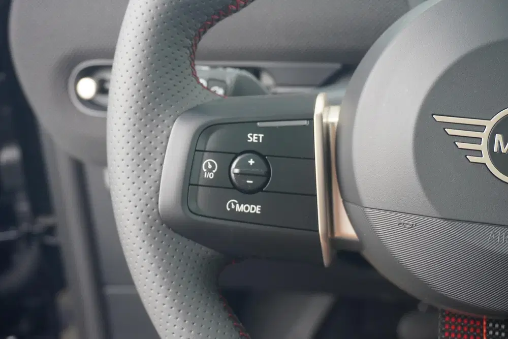 Mini Aceman SE John Cooper Works Trim uit 2026, foto 11