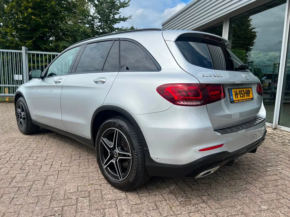 Mercedes-Benz GLC 200 AMG Automaat uit 2020, foto 3