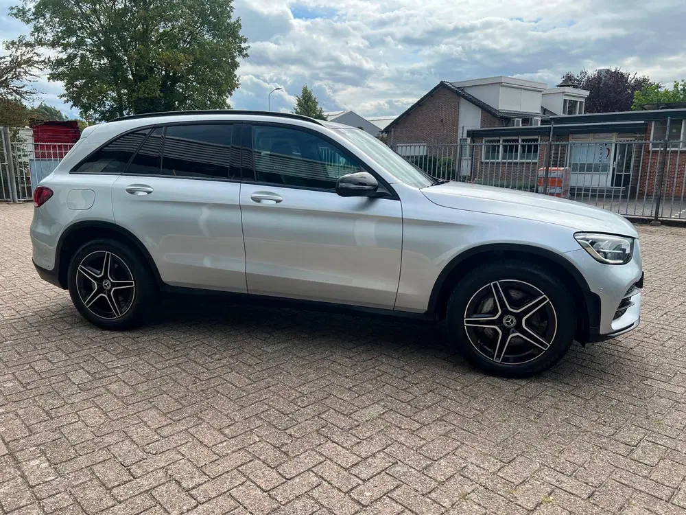Mercedes-Benz GLC 200 AMG Automaat uit 2020, foto 4