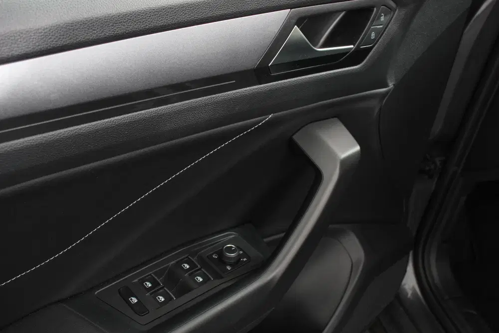 Volkswagen T-Roc 1.5 TSI DSG Style Navigatie Apple Carplay uit 2023, foto 12