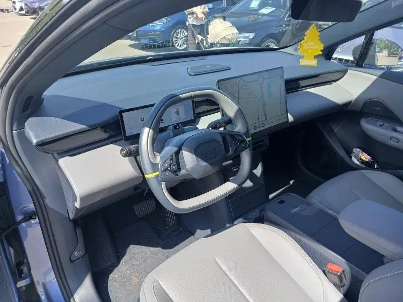 Lynk & Co 02 MORE 66 KWH Pano uit 2026, foto 8