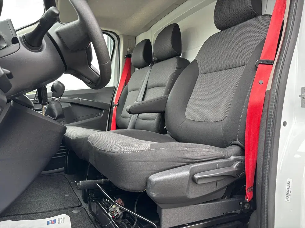 Renault Trafic T30 L2H1 150PK AUTOMAAT RED EDITION LED AI uit 2023, foto 4