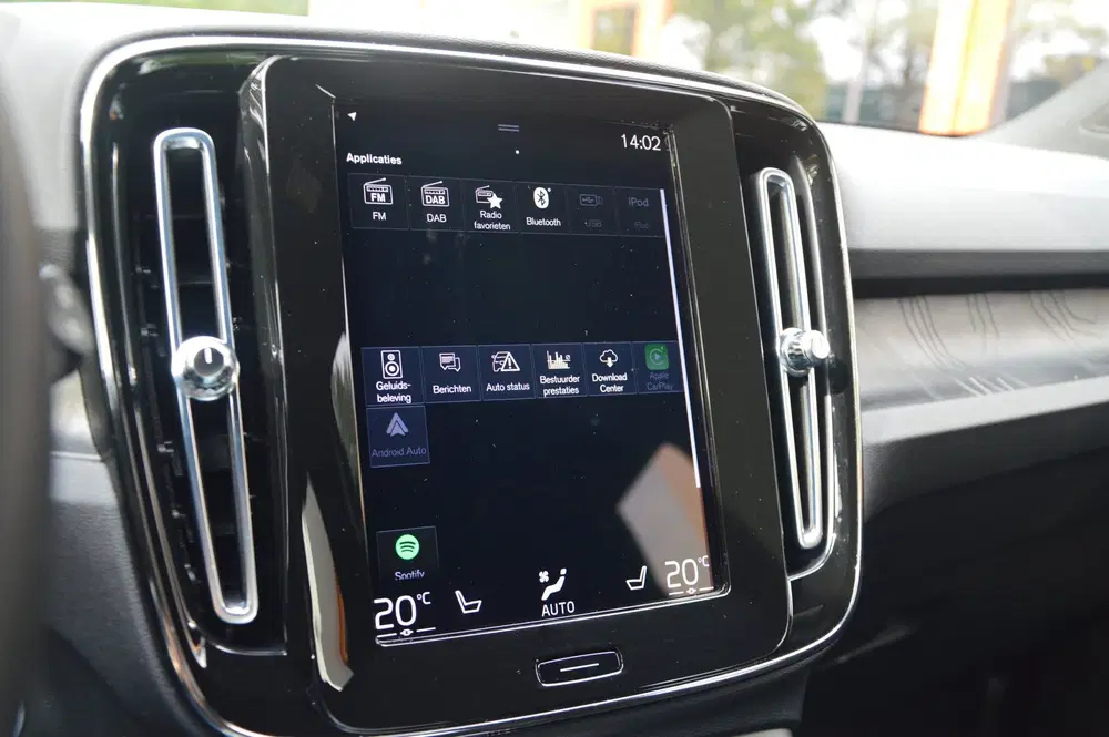 Volvo XC40 T4 Plug-in hybrid Plus Dark uit 2023, foto 12