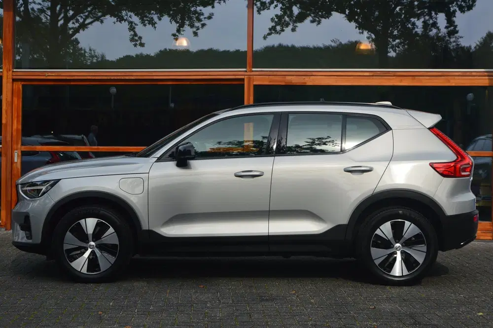 Volvo XC40 T4 Plug-in hybrid Plus Dark uit 2023, foto 4