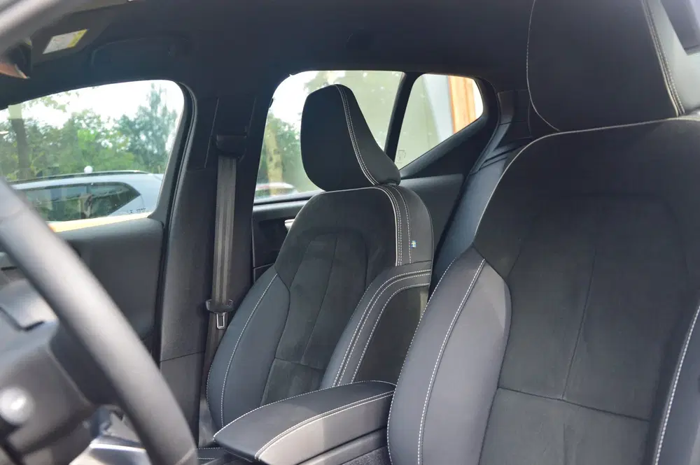 Volvo XC40 T4 Plug-in hybrid Plus Dark uit 2023, foto 6