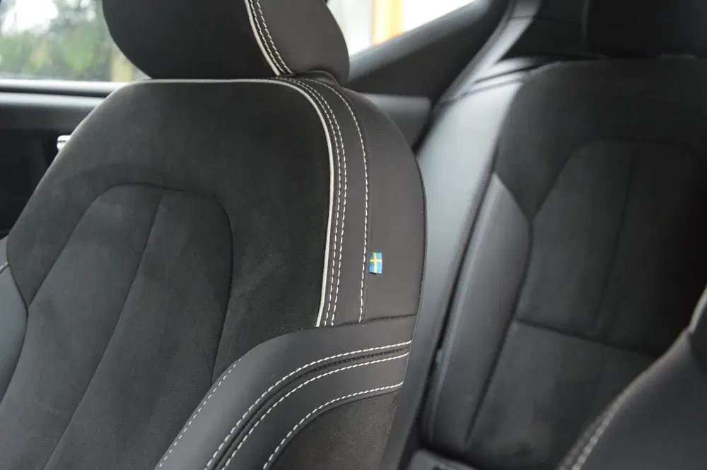 Volvo XC40 T4 Plug-in hybrid Plus Dark uit 2023, foto 7