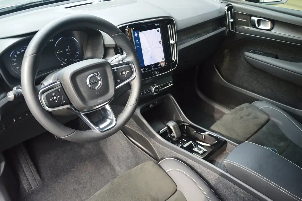 Volvo XC40 T4 Plug-in hybrid Plus Dark uit 2023, foto 8