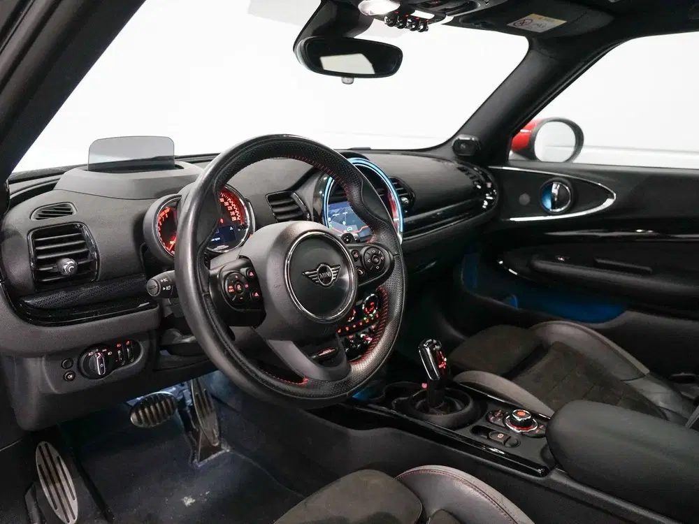 Mini Clubman 2.0 JCW ALL4 Panoramadak uit 2020, foto 2