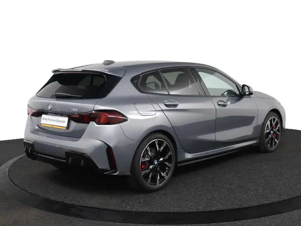 BMW 1-serie 120 M Sport Design Edition uit 2026, foto 2
