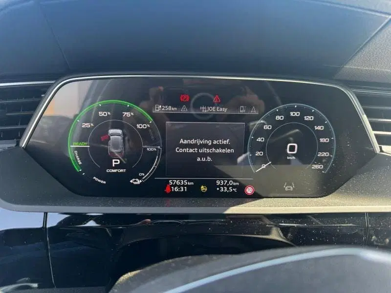 Audi e-tron 55 QUATTRO S EDITION 95 kWh Pano uit 2021, foto 7
