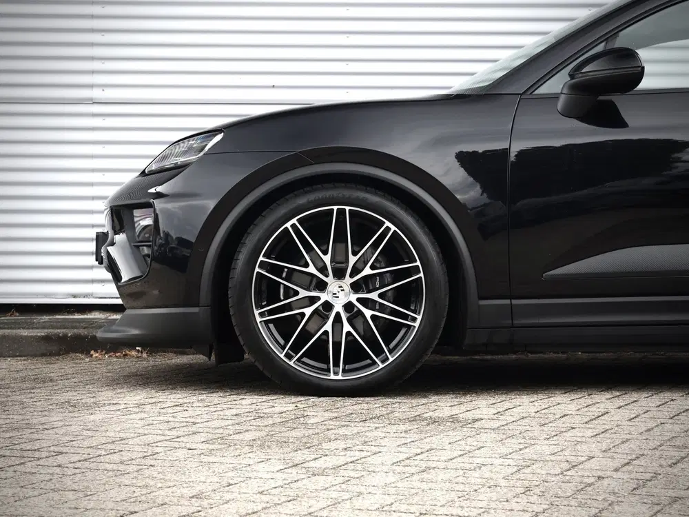 Porsche Macan 4 100kWh uit 2024, foto 11