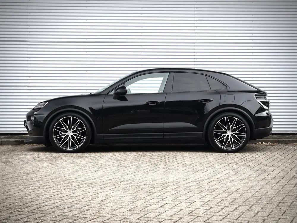 Porsche Macan 4 100kWh uit 2024, foto 12