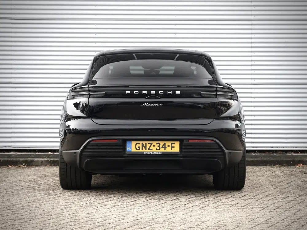 Porsche Macan 4 100kWh uit 2024, foto 14