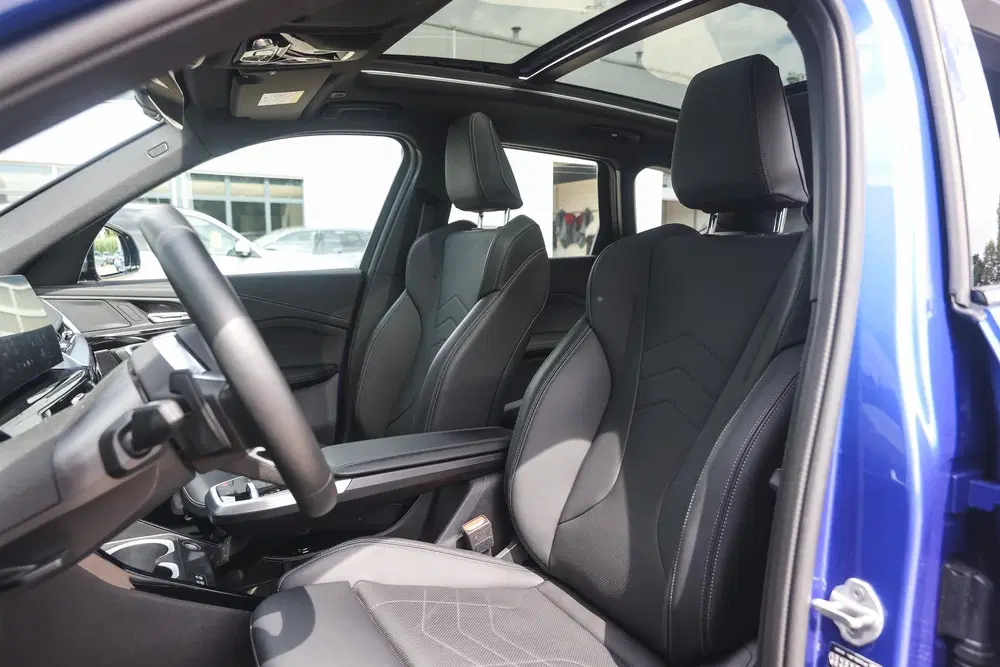 BMW iX1 eDrive20 M Sport uit 2025, foto 13