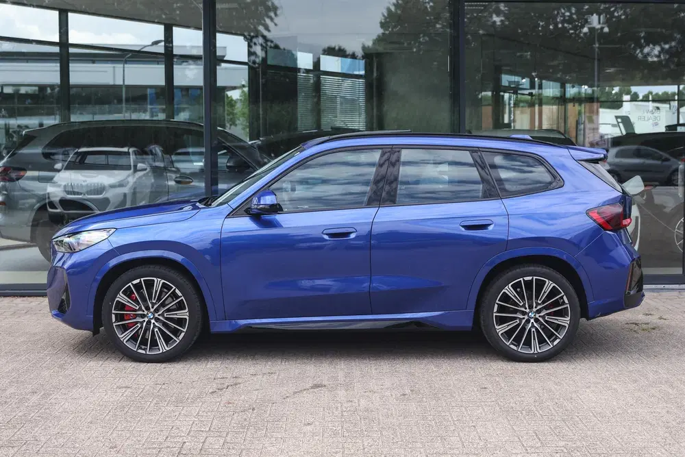 BMW iX1 eDrive20 M Sport uit 2025, foto 8
