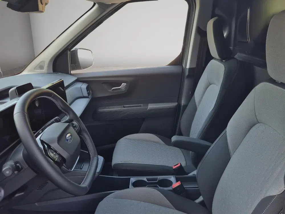 Ford Transit Courier Limited 47 kWh uit 2026, foto 15
