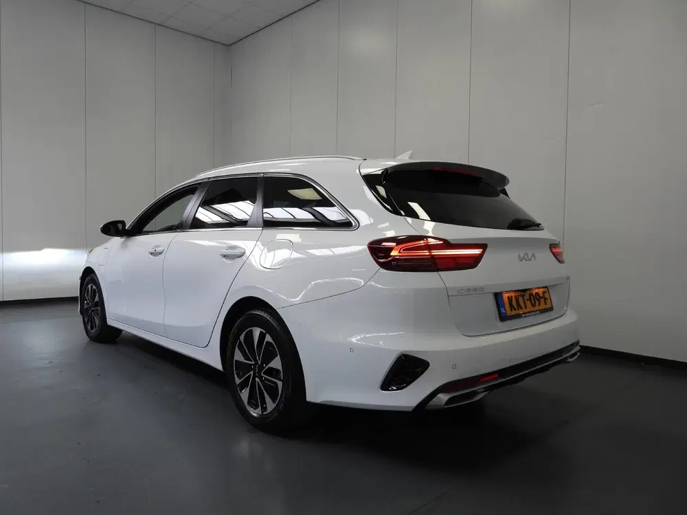 Kia Ceed 1.6 GDI PHEV Plug-In DynamicPlusLine NA uit 2022, foto 3