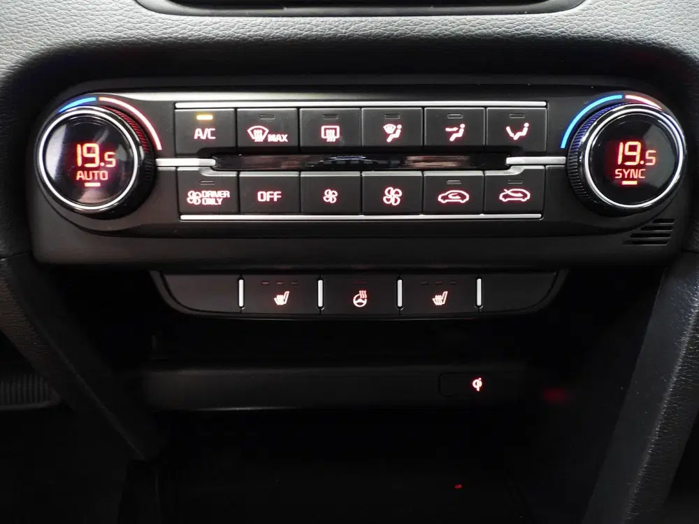 Kia Ceed 1.6 GDI PHEV Plug-In DynamicPlusLine NA uit 2022, foto 6