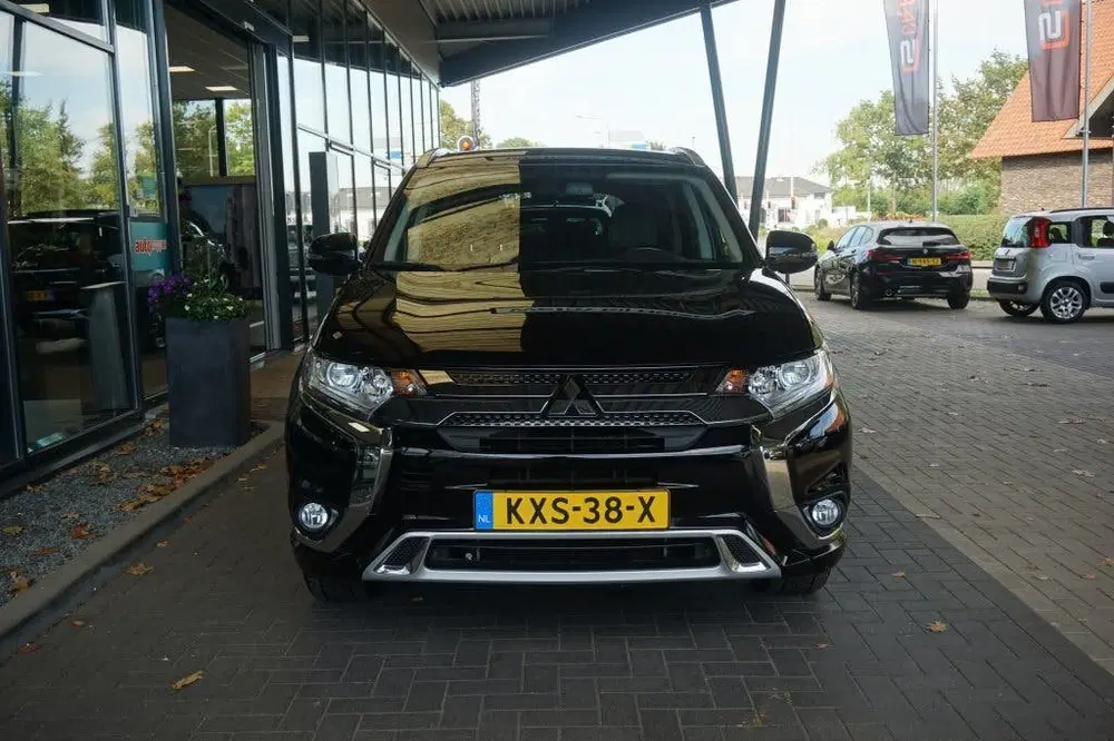 Mitsubishi Outlander PHEV Intense 4WD uit 2021, foto 3