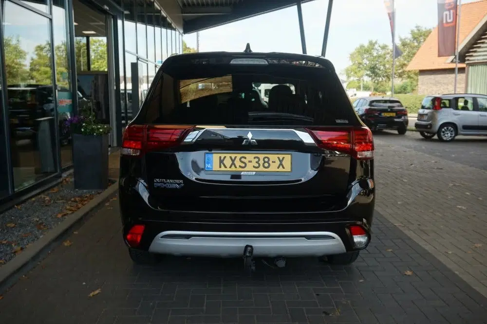 Mitsubishi Outlander PHEV Intense 4WD uit 2021, foto 6