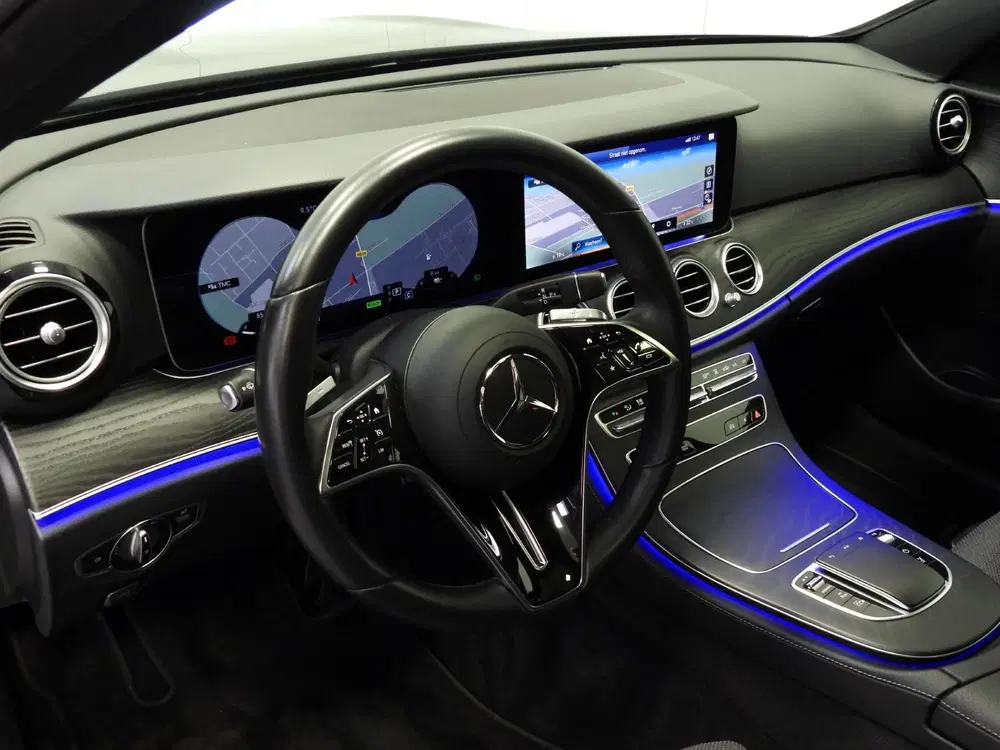 Mercedes-Benz E-Klasse E300e AMG SCHUIFDAK uit 2022, foto 4