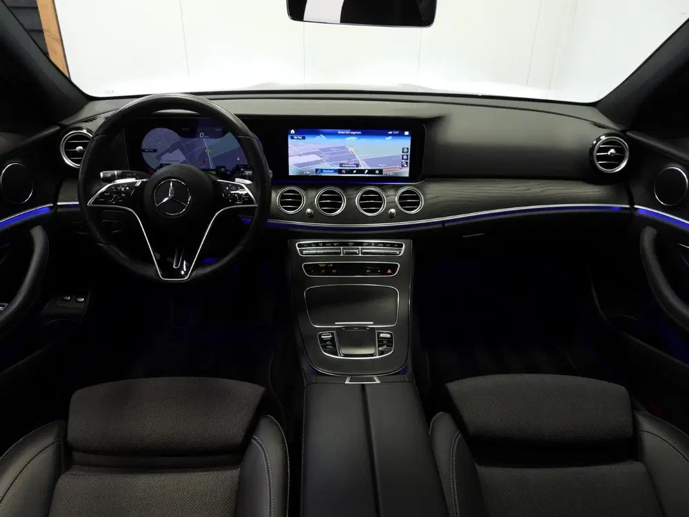Mercedes-Benz E-Klasse E300e AMG SCHUIFDAK uit 2022, foto 5