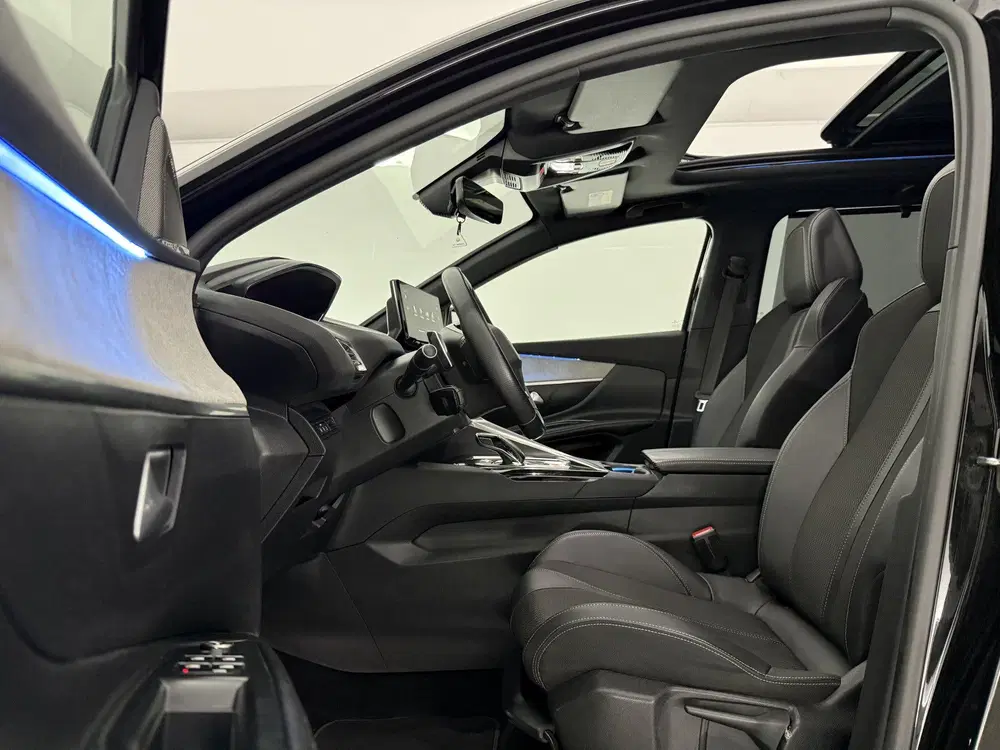Peugeot 5008 1.2 PureTech GT Black Edition uit 2022, foto 4