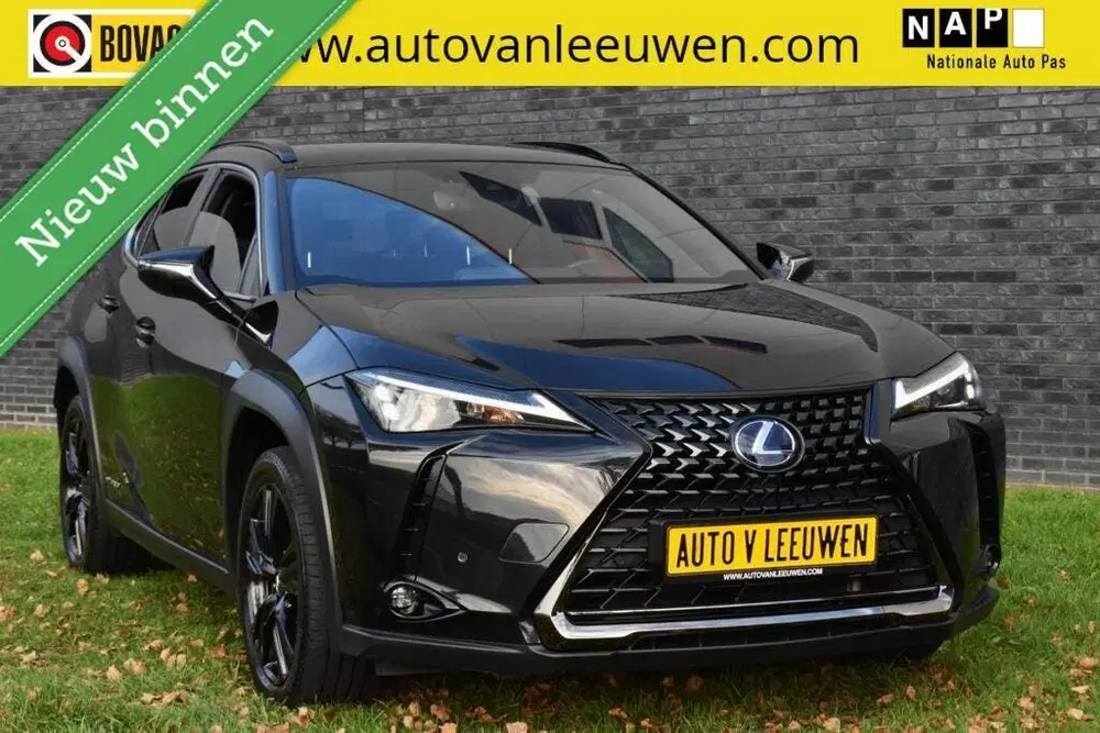Lexus UX 250h Midnight Edition ACC uit 2021