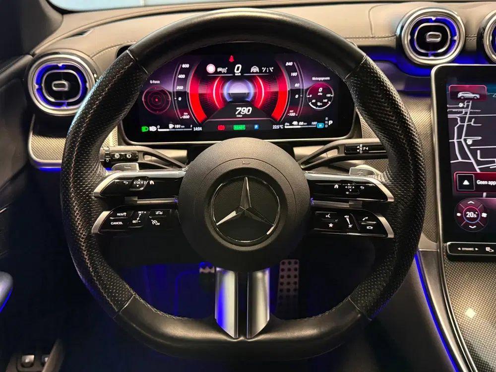 Mercedes-Benz GLC 300e 4MATIC AMG Line uit 2023, foto 14