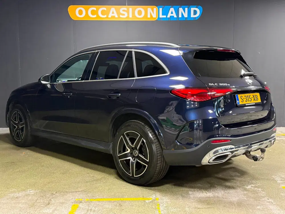 Mercedes-Benz GLC 300e 4MATIC AMG Line uit 2023, foto 3