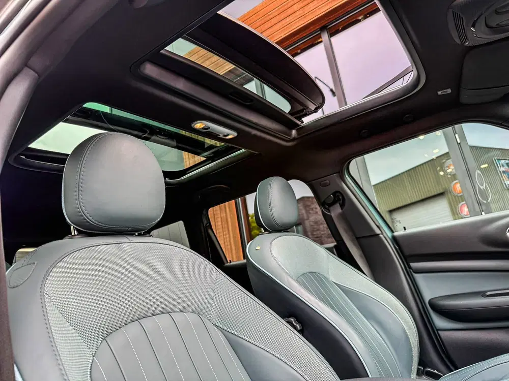 Mini Clubman 2.0 JCW ALL4 John Cooper Works Untold Edit uit 2022, foto 11