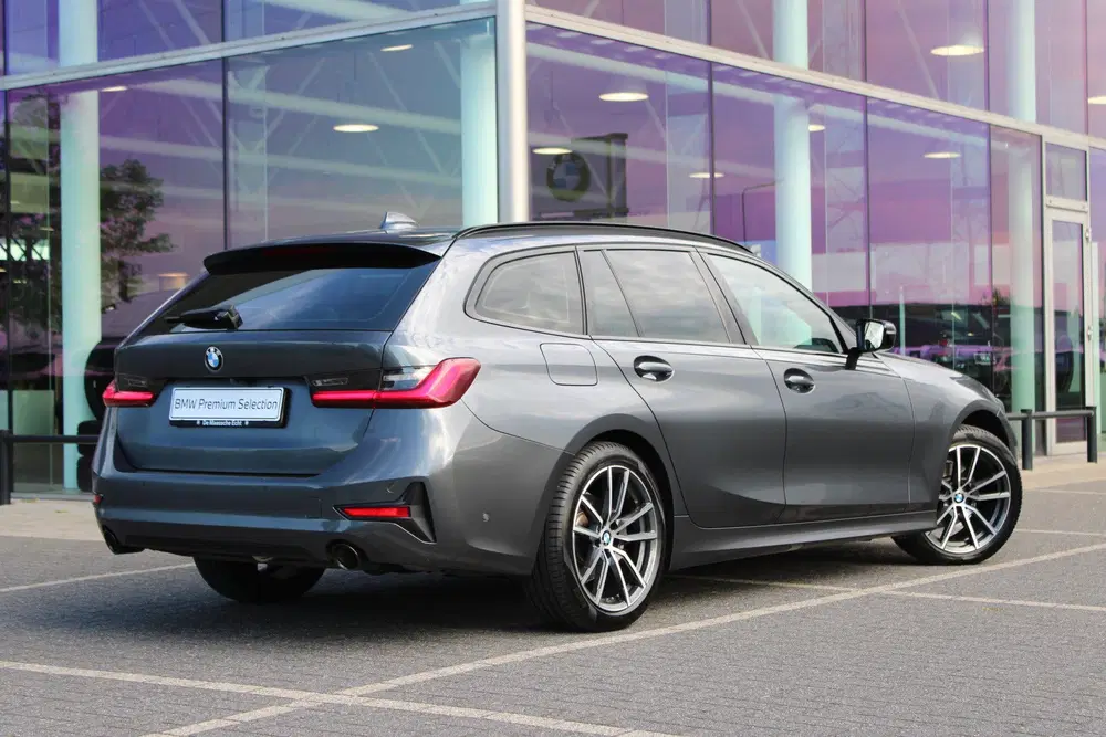 BMW 3-serie 318i Executive Sport Line Automaat uit 2020, foto 3