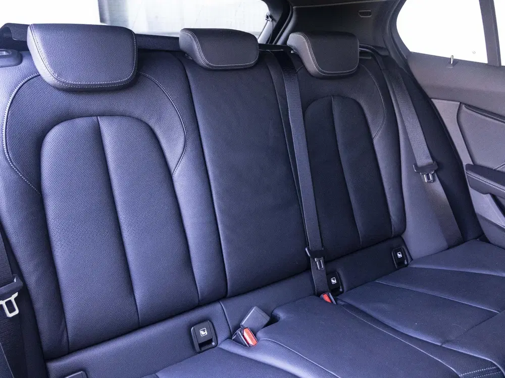 BMW 1-serie 120i uit 2022, foto 11
