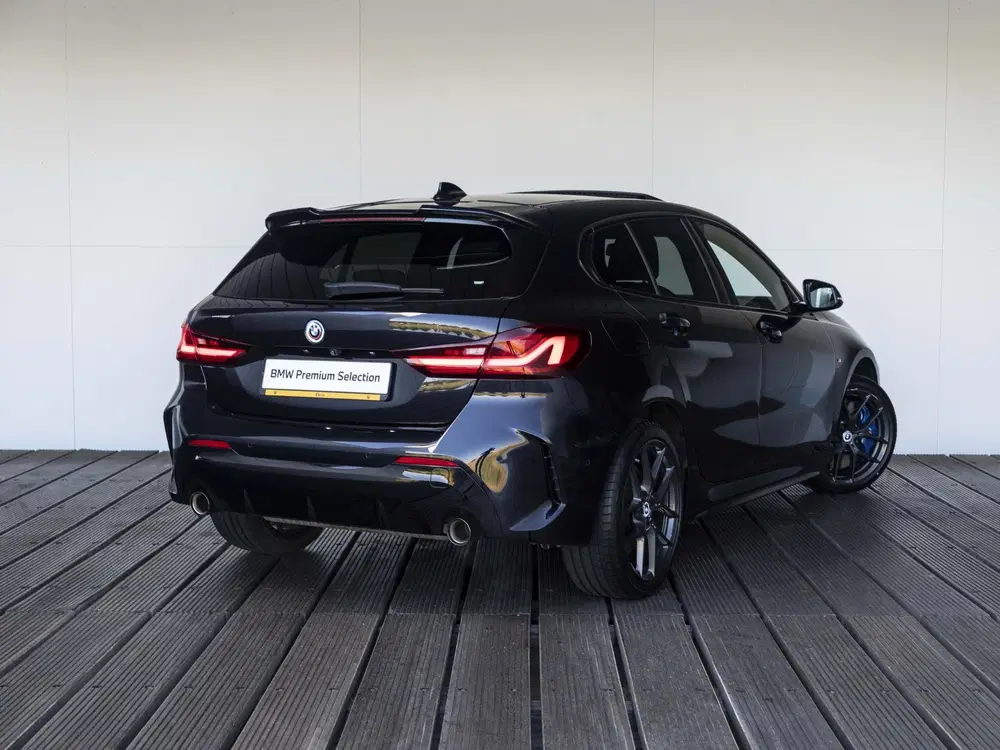 BMW 1-serie 120i uit 2022, foto 2