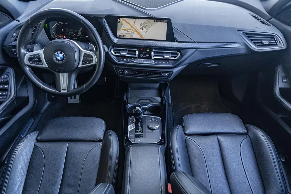 BMW 1-serie 120i uit 2022, foto 3