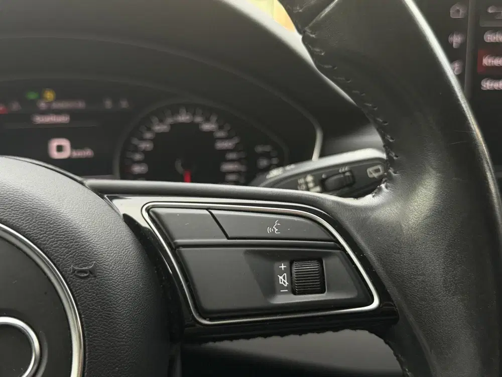 Audi A4 40 TFSI Launch edition Sport Trekhaak uit 2019, foto 10
