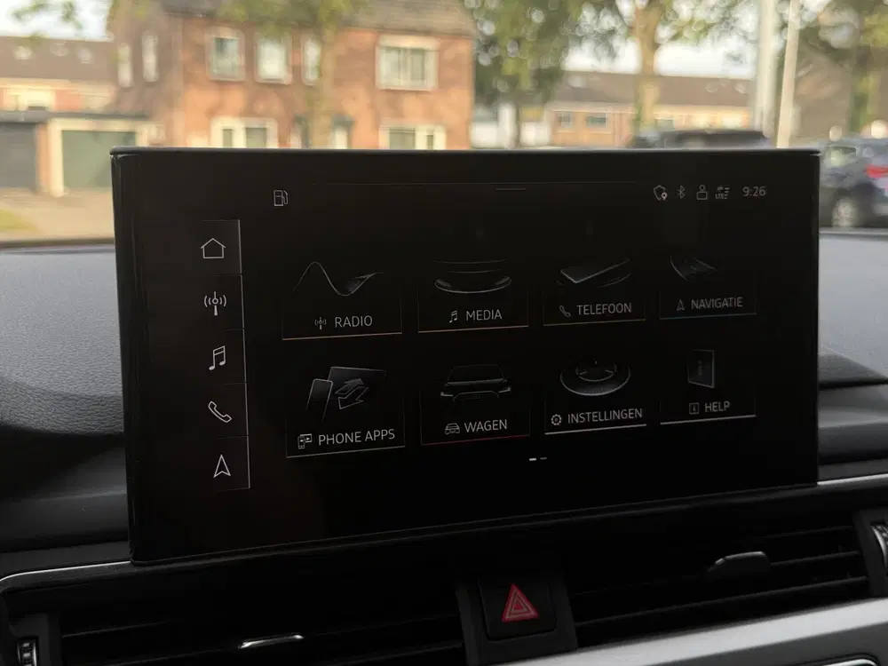 Audi A4 40 TFSI Launch edition Sport Trekhaak uit 2019, foto 12