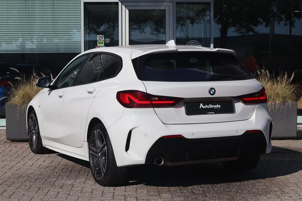 BMW 1-serie (f40) 118i M-Sport 136pk uit 2021, foto 2