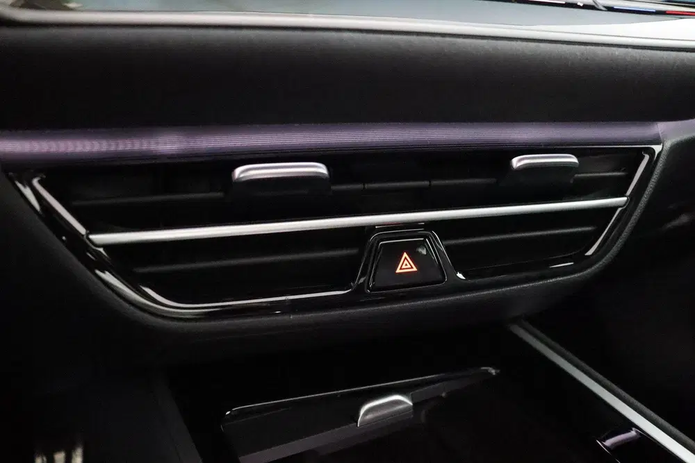 Volkswagen Passat 1.5 eHybrid R-Line Edition uit 2024, foto 11