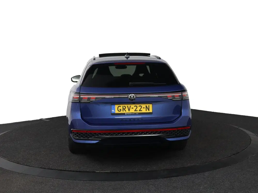 Volkswagen Passat 1.5 eHybrid R-Line Edition uit 2024, foto 4