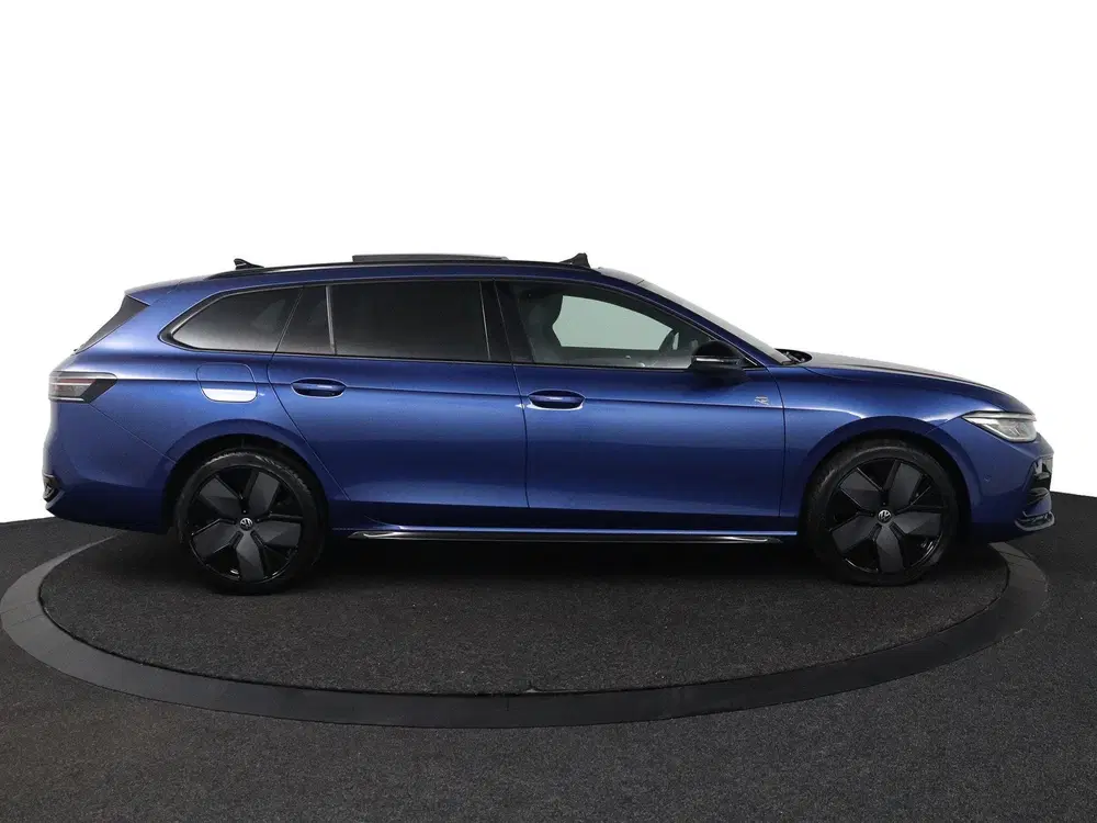 Volkswagen Passat 1.5 eHybrid R-Line Edition uit 2024, foto 6